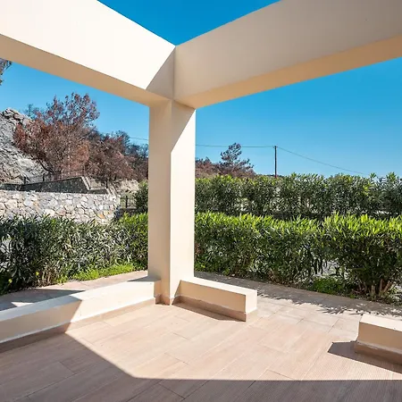 호텔 Lazrous 라도스